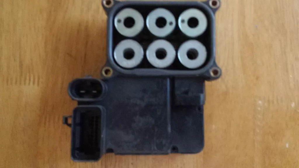 Electronic Brake Control Module 2003 GMC Yukon Electronic Brake Control Module 2003 GMC Yukon